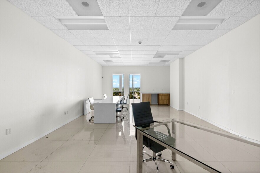 More Photos Of 20200 W Dixie Hwy, Aventura Medical For Sale