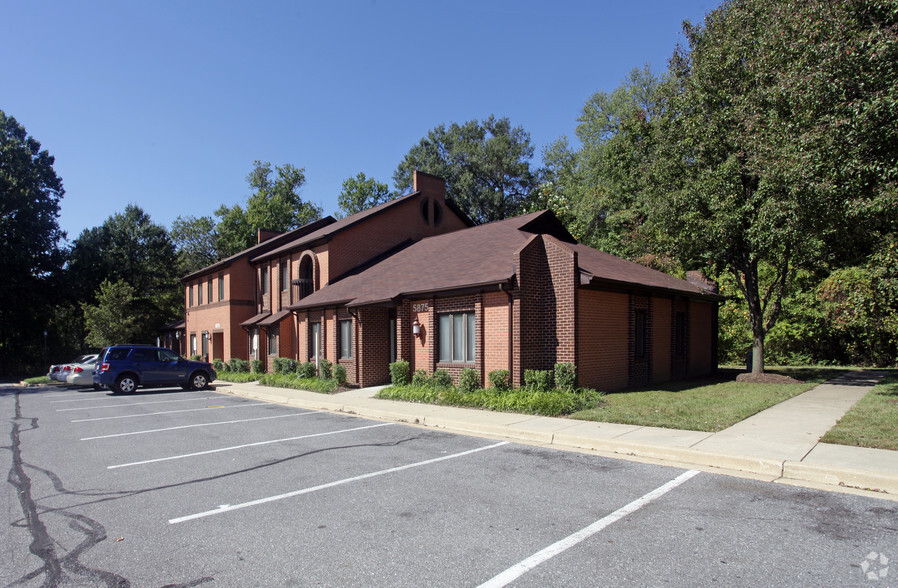 Primary Photo Of 5875-5881 Allentown Rd, Suitland Office For Sale