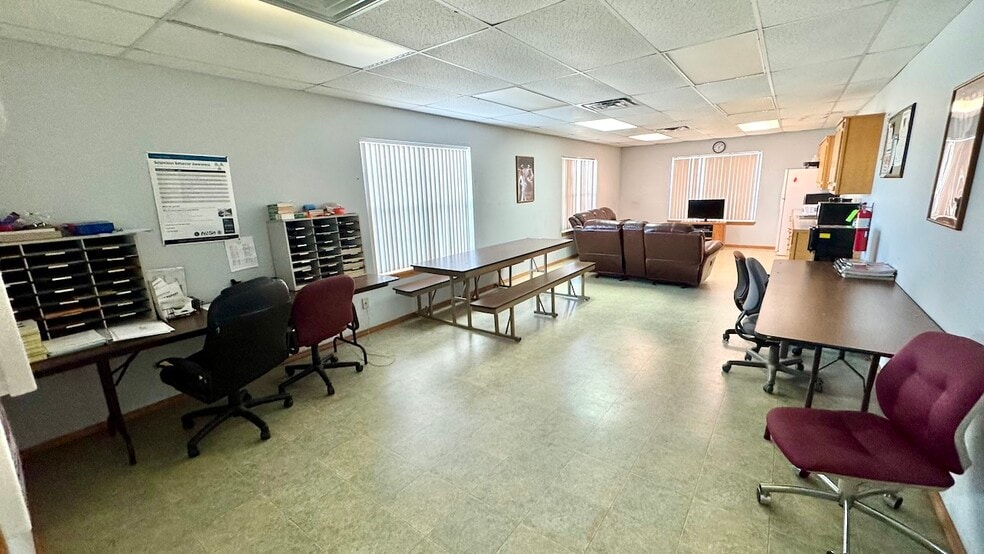 More Photos Of 230 Boyle Rd, Kiowa Service For Sale