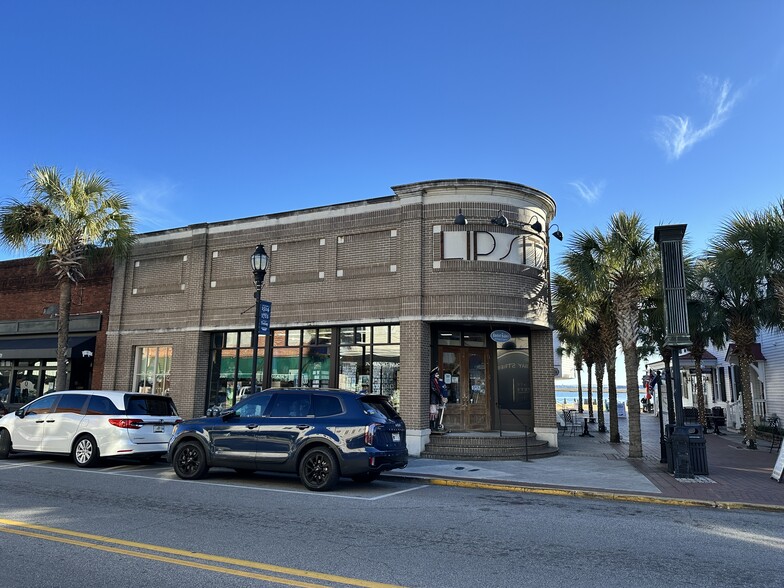 Primary Photo Of 828 Bay St, Beaufort Freestanding For Sale