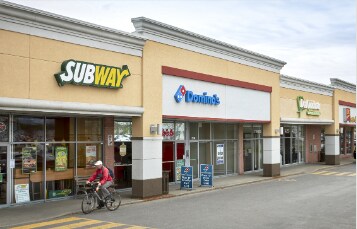 More Photos Of 25 Boul Don-Quichotte, L'Île-Perrot General Retail For Lease