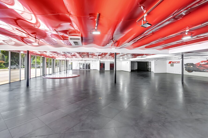 More Photos Of 925 W Broward Blvd, Fort Lauderdale Auto Dealership For Sale