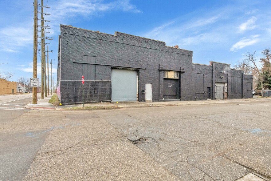 More Photos Of 2232-2240 Bellevue St, Detroit Industrial For Sale