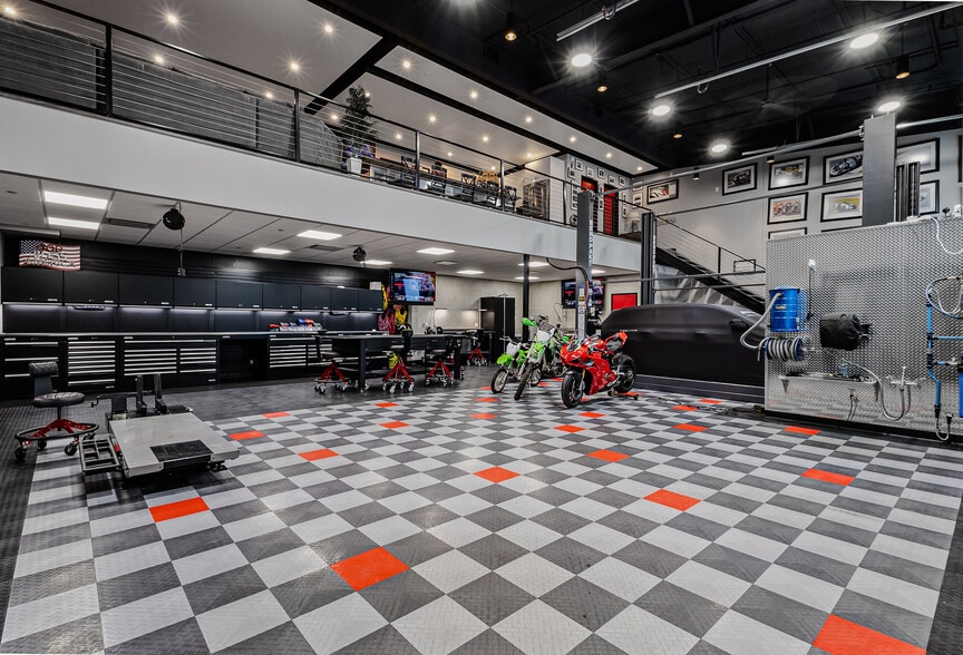More Photos Of 1725 N Hwy 377, Roanoke Warehouse For Sale