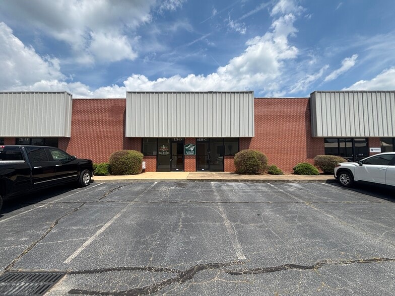 Primary Photo Of 221 Cooper Ln, Easley Light Manufacturing For Lease