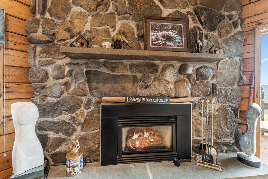 More Photos Of 365 Meade Rd, Susquehanna Specialty For Sale