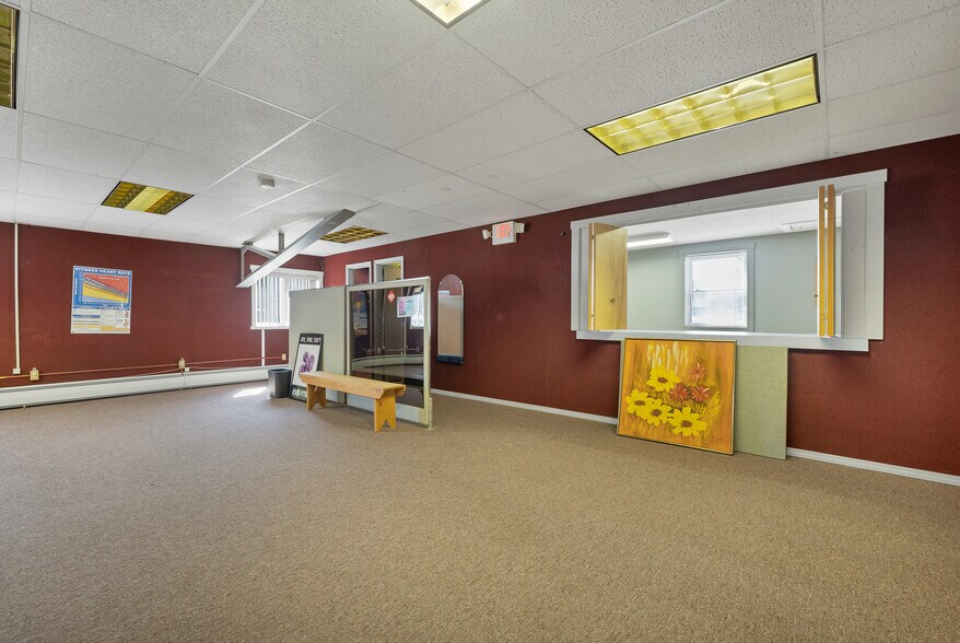 More Photos Of 55 Maynesboro St, Berlin Industrial For Sale