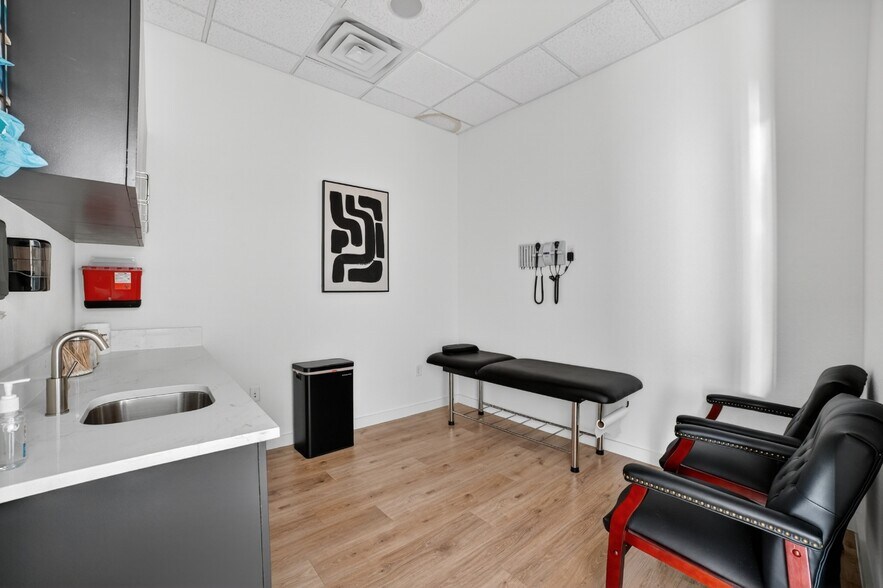 More Photos Of 2321 Ira E Woods Ave, Grapevine Medical For Lease