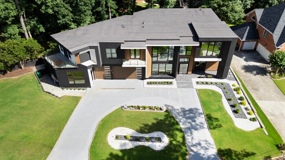 More Photos Of 2401 Greenglade Rd NE, Atlanta Specialty For Sale