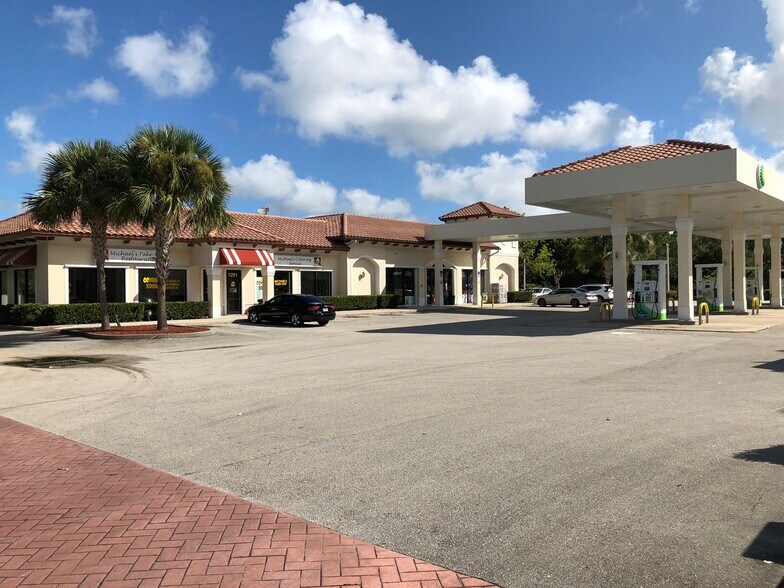 More Photos Of 1293 SW Del Rio Blvd, Port Saint Lucie Service Station For Sale