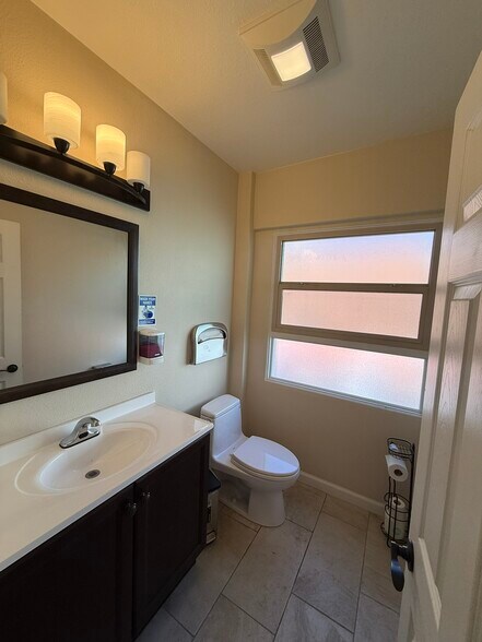 More Photos Of 17 E 4th Ave, San Mateo Office For Lease