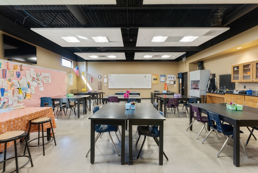 More Photos Of 10215 N 43rd Ave, Phoenix Schools For Sale