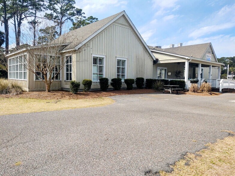 More Photos Of 21 Fairway Dr, Edisto Island Restaurant For Sale
