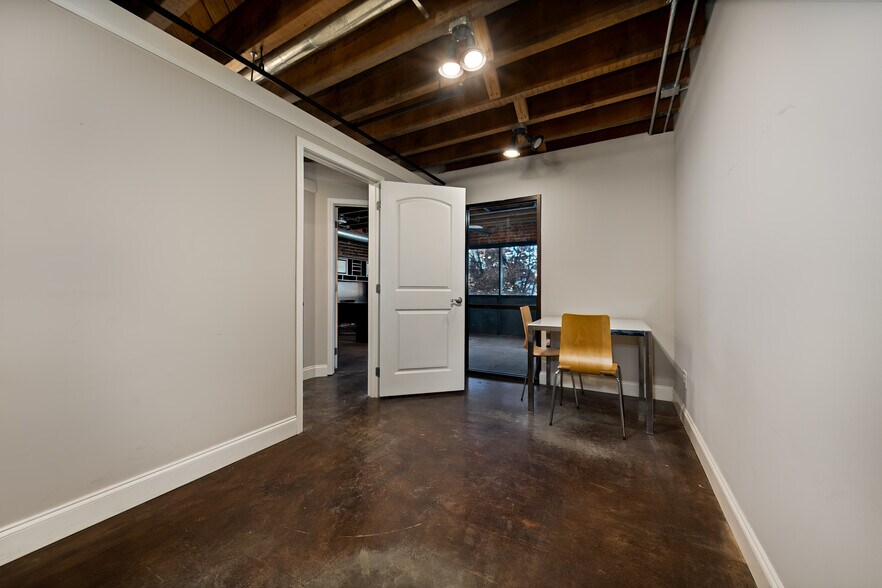 More Photos Of 247 Broad St, Kingsport Loft Creative Space For Sale