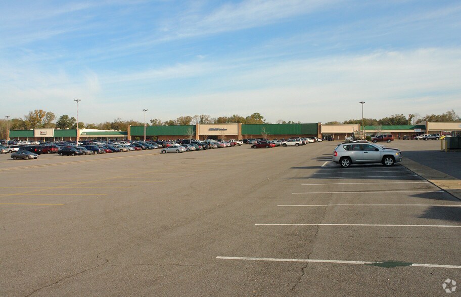 More Photos Of 3400-3446 Demetropolis Rd, Mobile Office For Lease