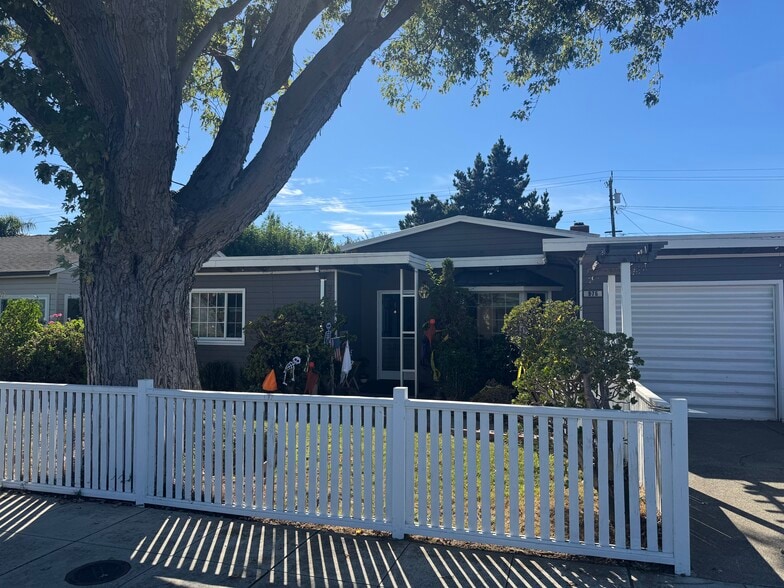 Primary Photo Of 976 Norton St, San Mateo Healthcare For Sale