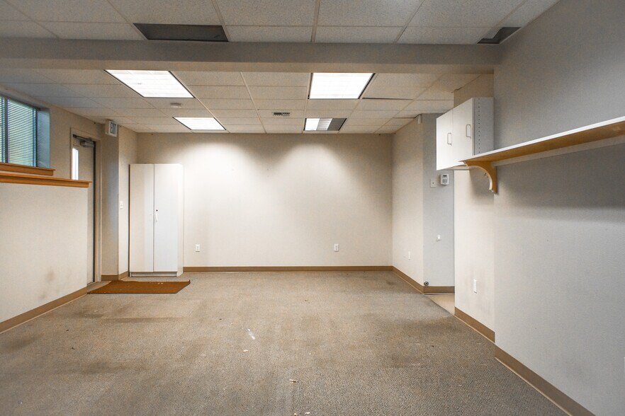 More Photos Of 1110 N Center Pky, Kennewick Office For Lease