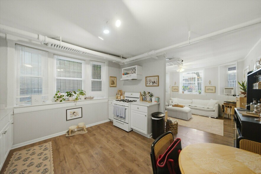 More Photos Of 3605-3607 W Palmer St, Chicago Apartments For Sale
