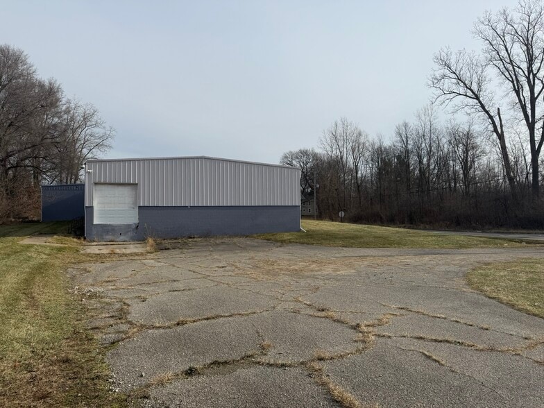 More Photos Of 5012 Page Ave, Jackson Warehouse For Lease