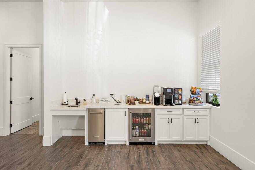 More Photos Of 16712 Huffmeister Rd, Cypress Unknown For Lease