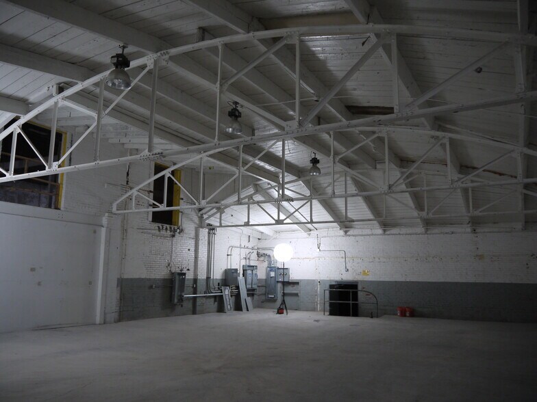 More Photos Of 890 Navajo St, Denver Warehouse For Lease