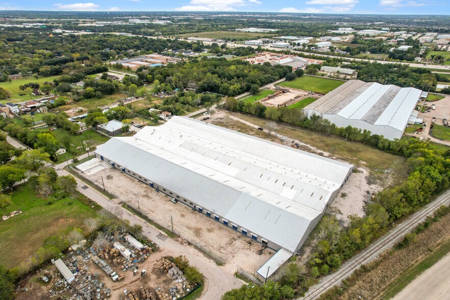 More Photos Of 14029 Almeda Rd, Houston Warehouse For Lease