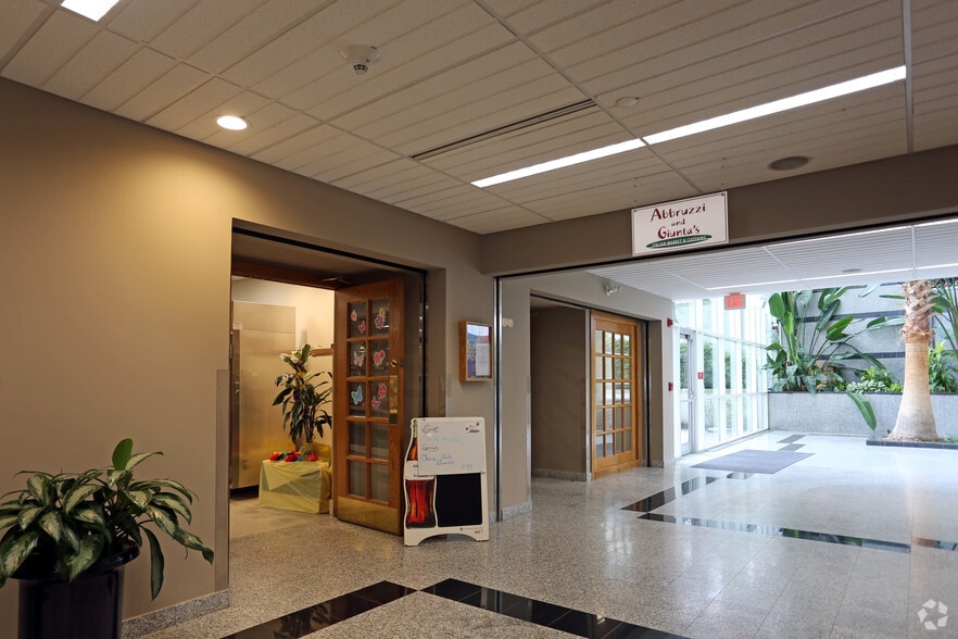 More Photos Of 6000 Midlantic Dr, Mount Laurel Unknown For Lease