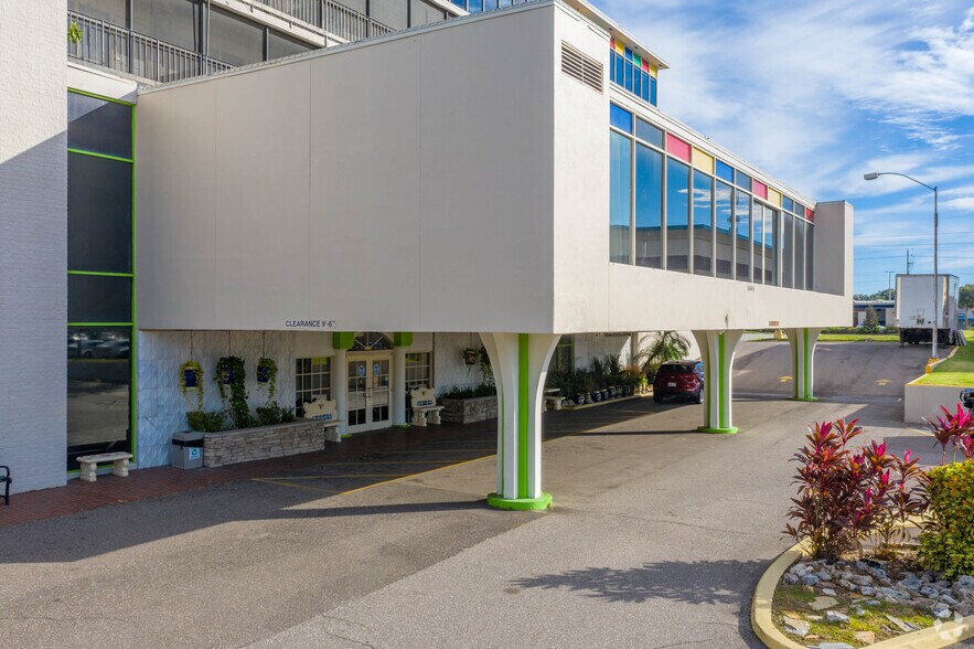 More Photos Of 5665 Cypress Gardens Blvd, Winter Haven Hotel For Lease