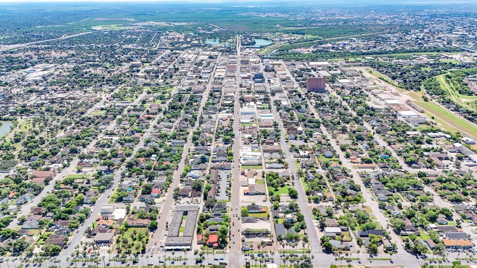 More Photos Of 25 E Elizabeth St, Brownsville Specialty For Sale