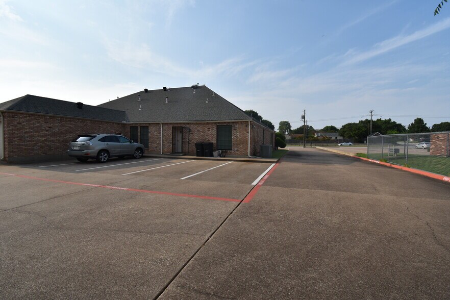 More Photos Of 2612 Harwood Rd, Bedford Medical For Sale