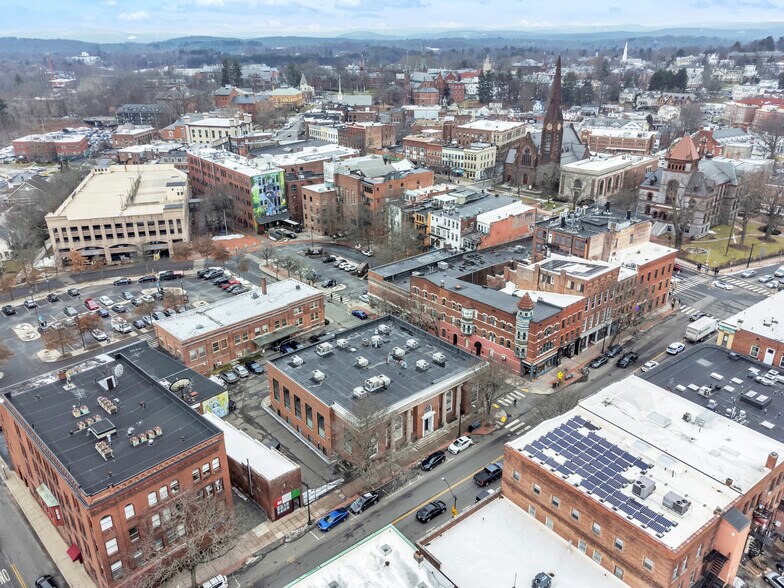 More Photos Of 47 Pleasant St, Northampton Office For Lease