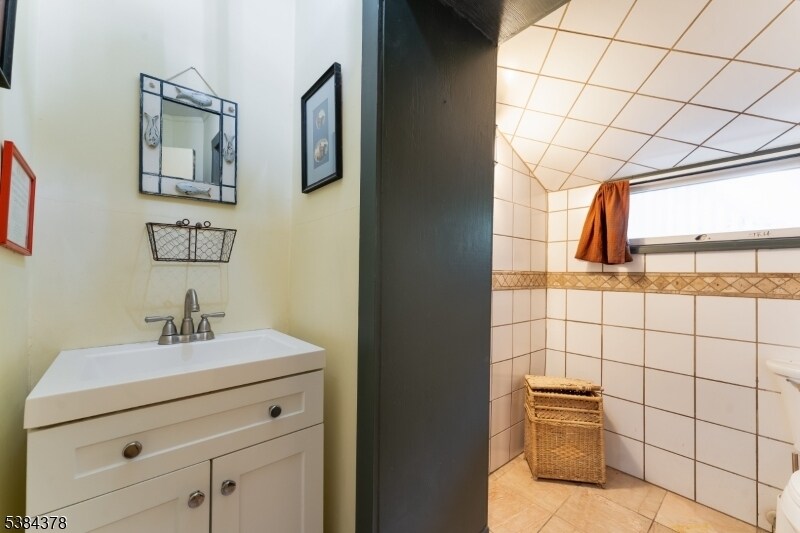 More Photos Of 92 Water St, Milford Restaurant For Sale