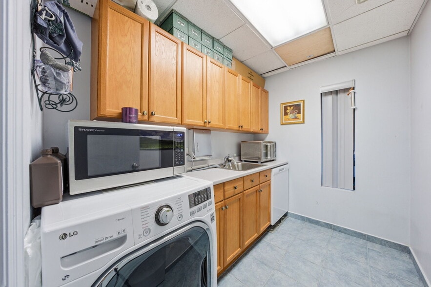 More Photos Of 415 Totowa Rd, Totowa Medical For Sale