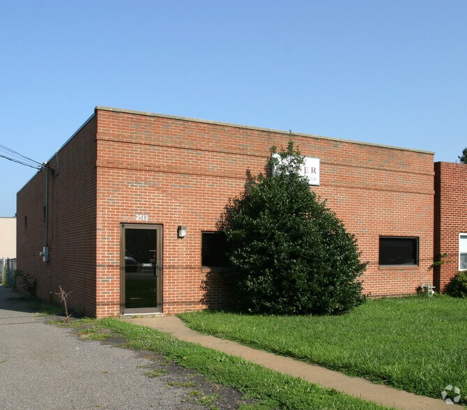 More Photos Of 2512 Grenoble Rd, Richmond Light Distribution For Lease