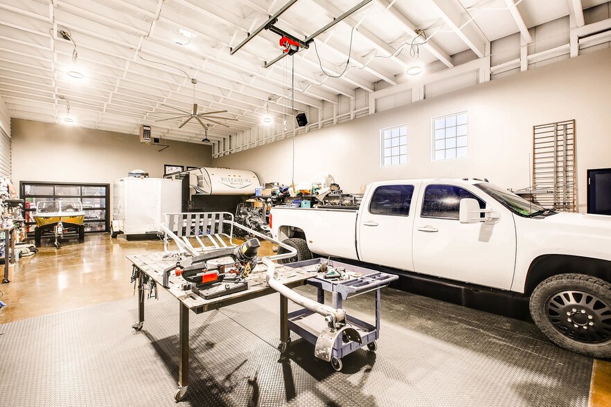 More Photos Of 9337 Commerce Center St, Highlands Ranch Showroom For Sale