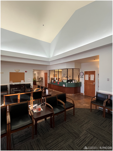 More Photos Of 1620 W Saint Marys Rd, Tucson Medical For Lease