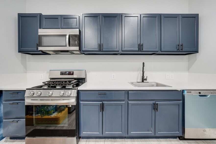 More Photos Of 2661 Walnut Hill Ln, Dallas Auto Dealership For Sale