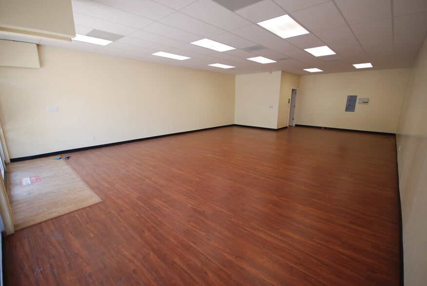 More Photos Of 814 N Main St, Porterville Auto Repair For Lease