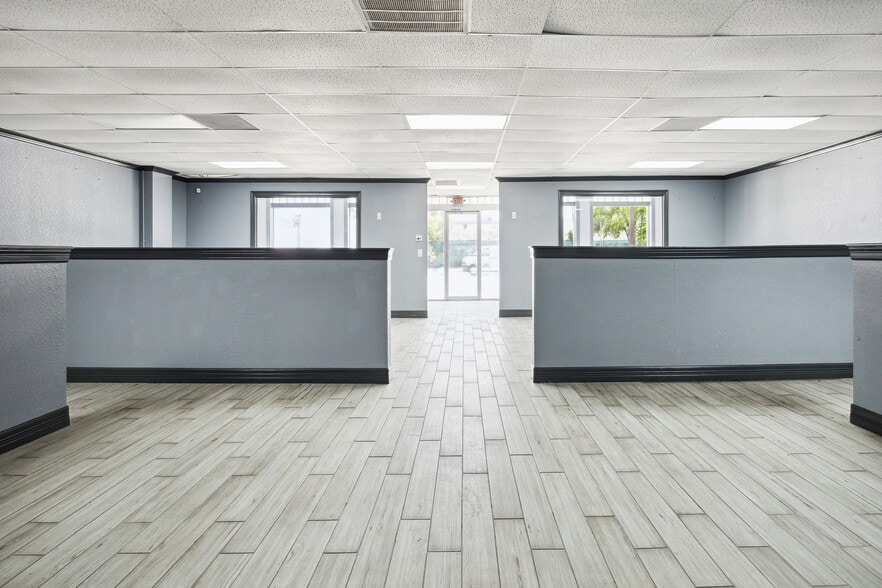 More Photos Of 2102-2112 Pease St, Houston Unknown For Lease