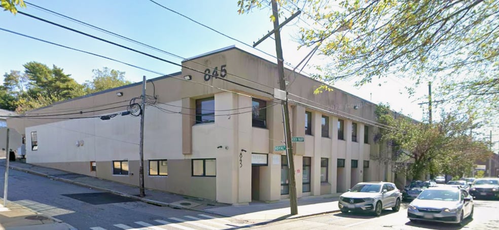 Primary Photo Of 845 N Main St, Providence Medical For Sale