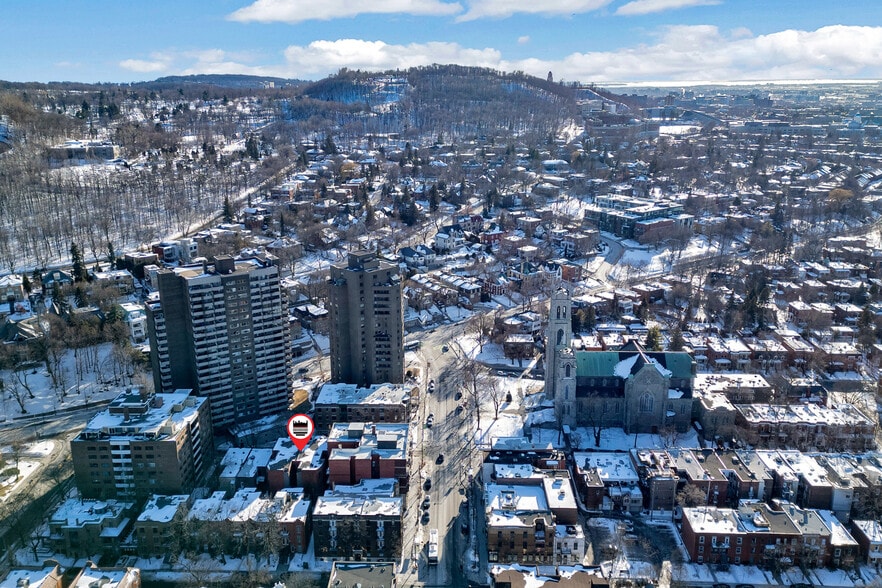 More Photos Of 15-17 Av. de l'Épée, Outremont Multifamily For Sale