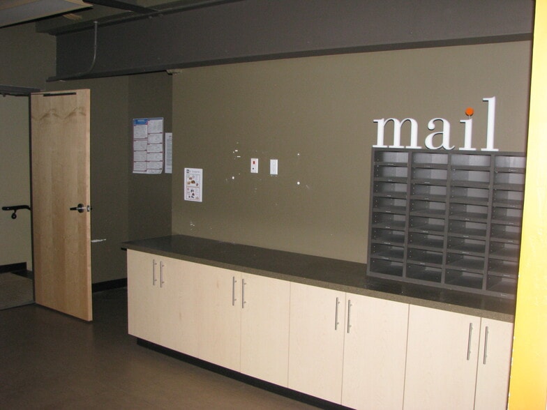 More Photos Of 124 N Broadway, De Pere Loft Creative Space For Lease