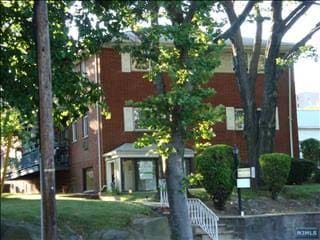 More Photos Of 1331 Anderson, Fort Lee Medical For Lease