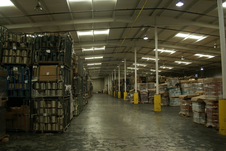 More Photos Of 3331 Box Dr, Dalton Manufacturing For Lease