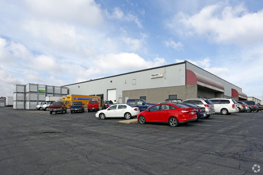 More Photos Of 961 N Main St, Mansfield Warehouse For Lease