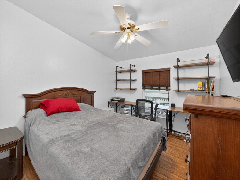More Photos Of 279 Highline Dr, Bastrop Land For Sale