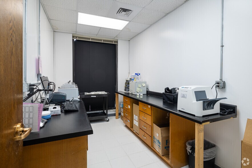 More Photos Of 5102 La Roche Ave, Savannah Office For Sale