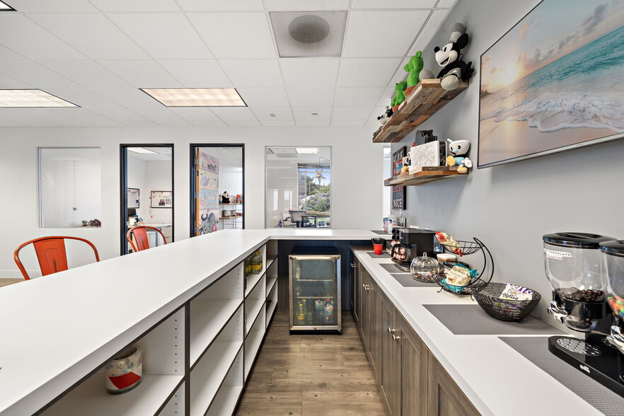 More Photos Of 27432 Aliso Creek Rd, Aliso Viejo Medical For Sale