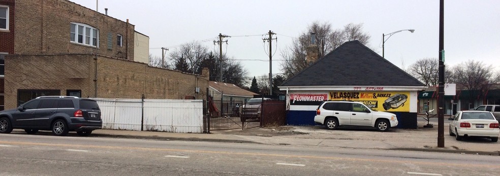 Primary Photo Of 5717 N Elston Ave, Chicago Storefront For Lease