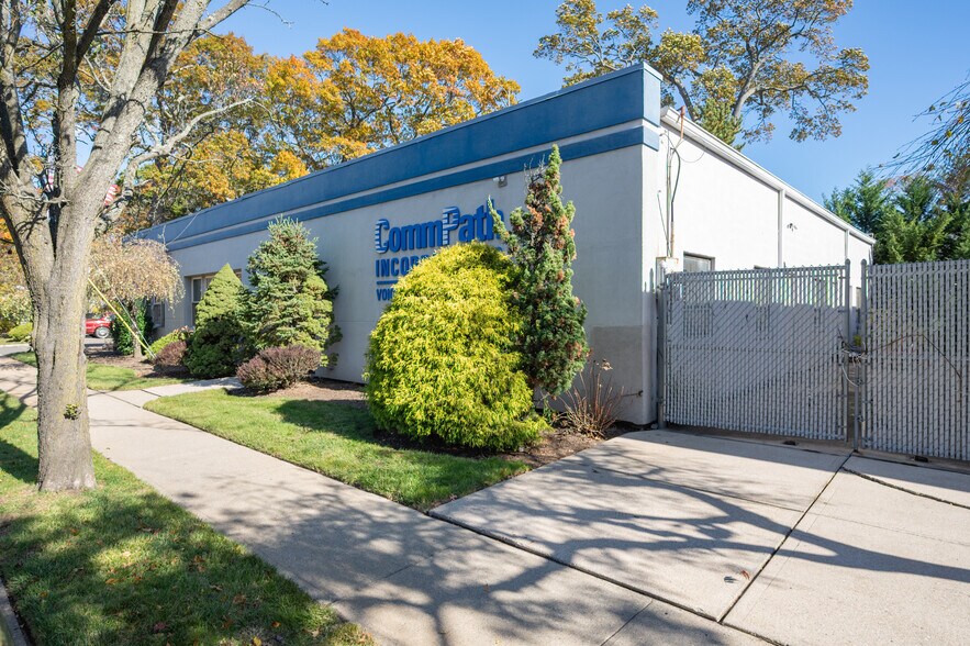 More Photos Of 2149 Wantagh Ave, Wantagh Office For Sale